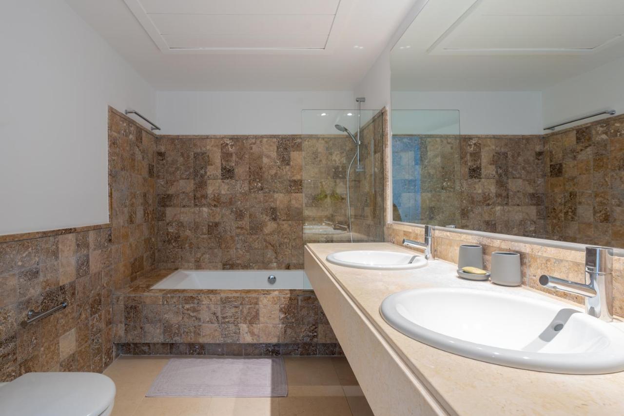 Duplex Penthouse With 3 Bedrooms Holiday home Estepona