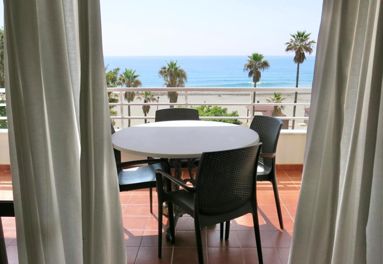 Gorgeous Sea Views And Great Location! Apartment Estepona