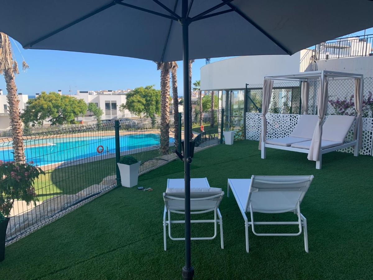 Casa Casu: Beachfront With Sea Views And Dual Pools Estepona