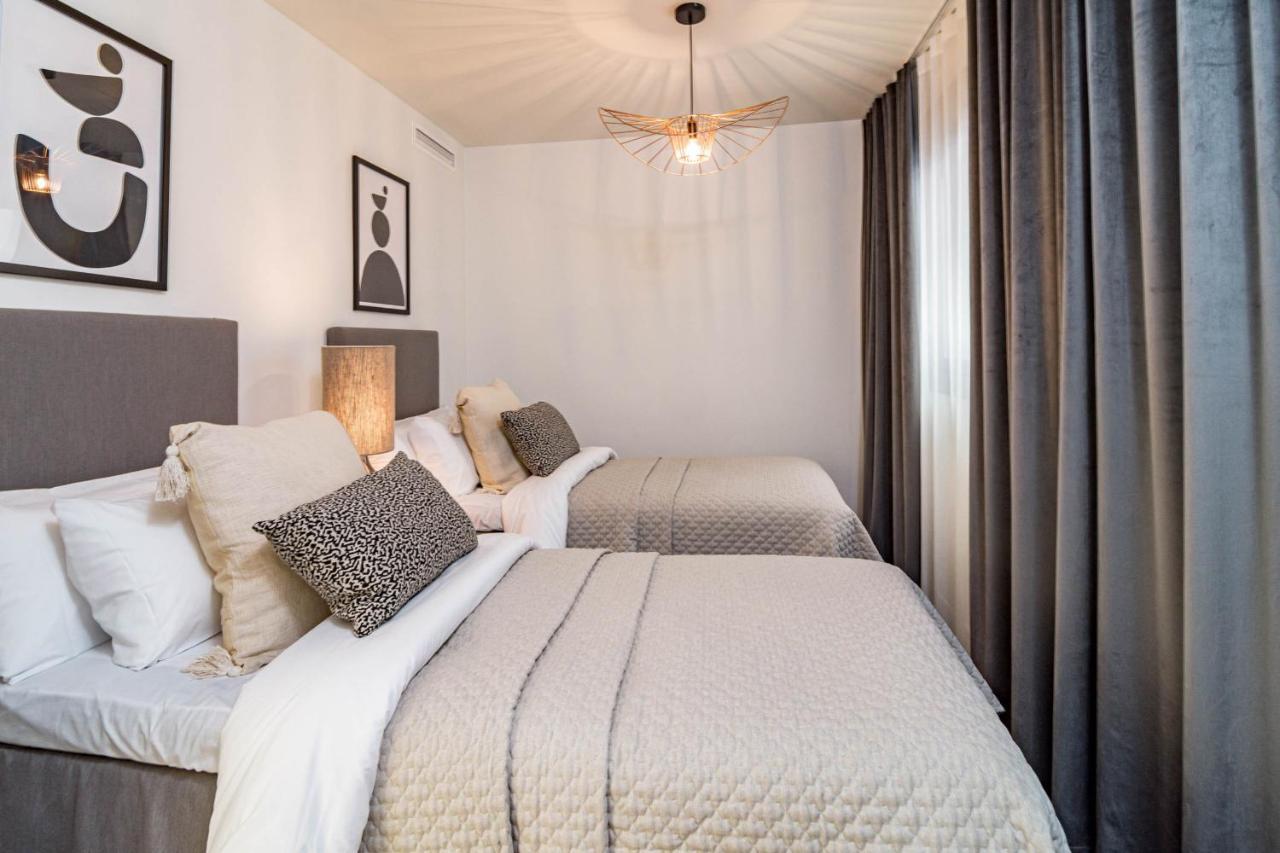 Inf32l- Modern Apartment, Families Only *