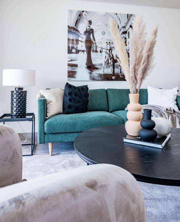 Inf32l- Modern Apartment, Families Only