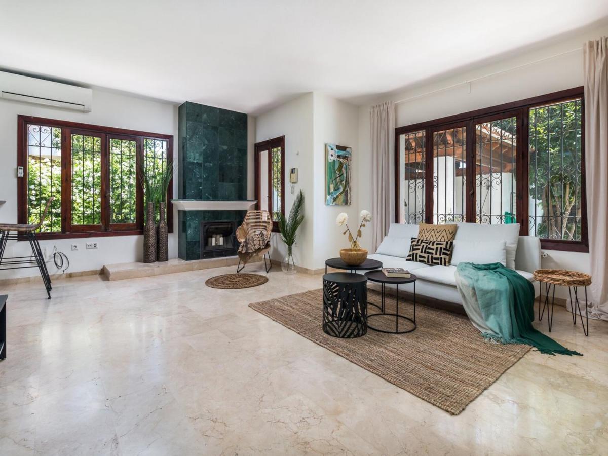 De La Quilla- Private Swimming Pool Next To The