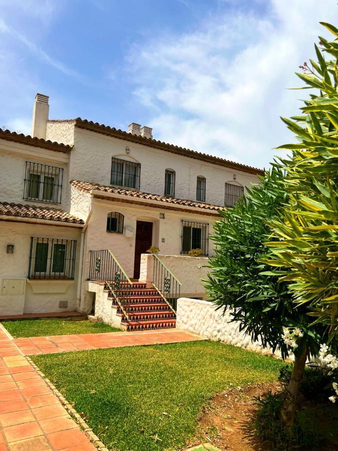 Benavista - 2 Bed Town House With Pool Estepona