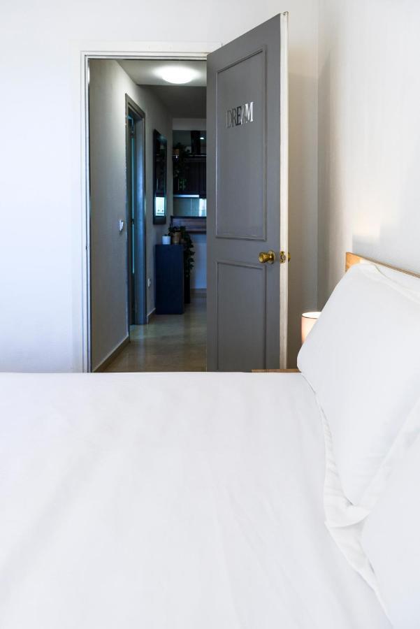 Marina With Sea Views, Pool And Parking Apartment