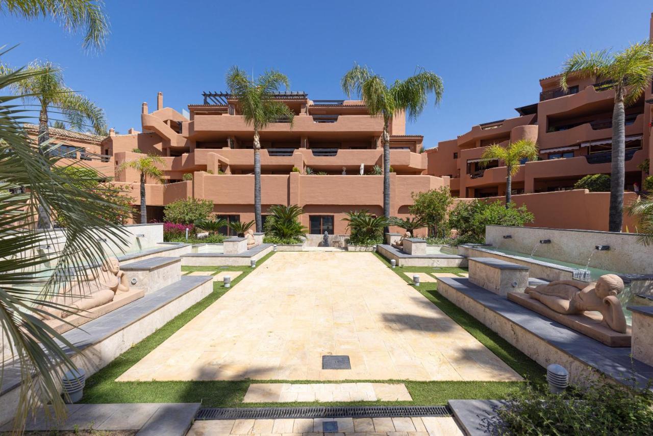 Exclusive Frontline Penthouse * Estepona
