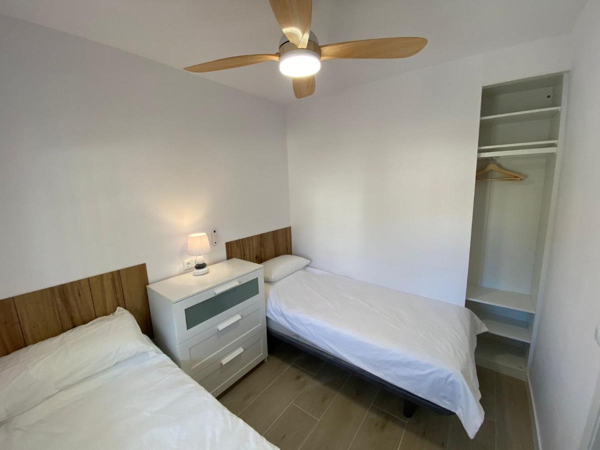 Beachfront, Top Floor Corner 2-bed, Paseo