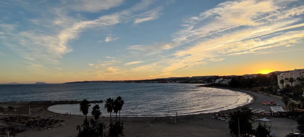 Appartement Duplex Con Bellas Vistas Al Mar, A Pasos De La Playa Estepona