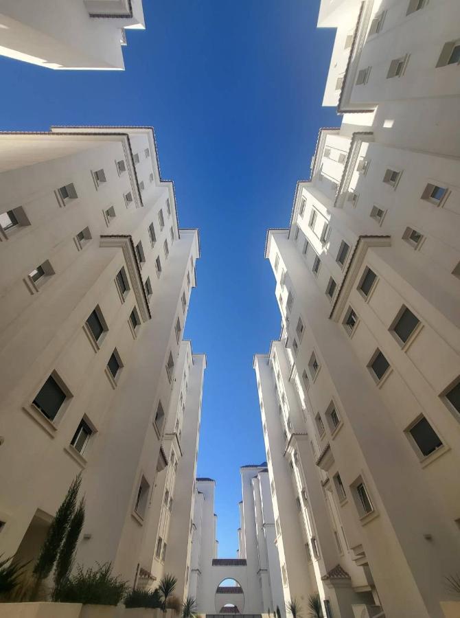 Escape To Apartment *