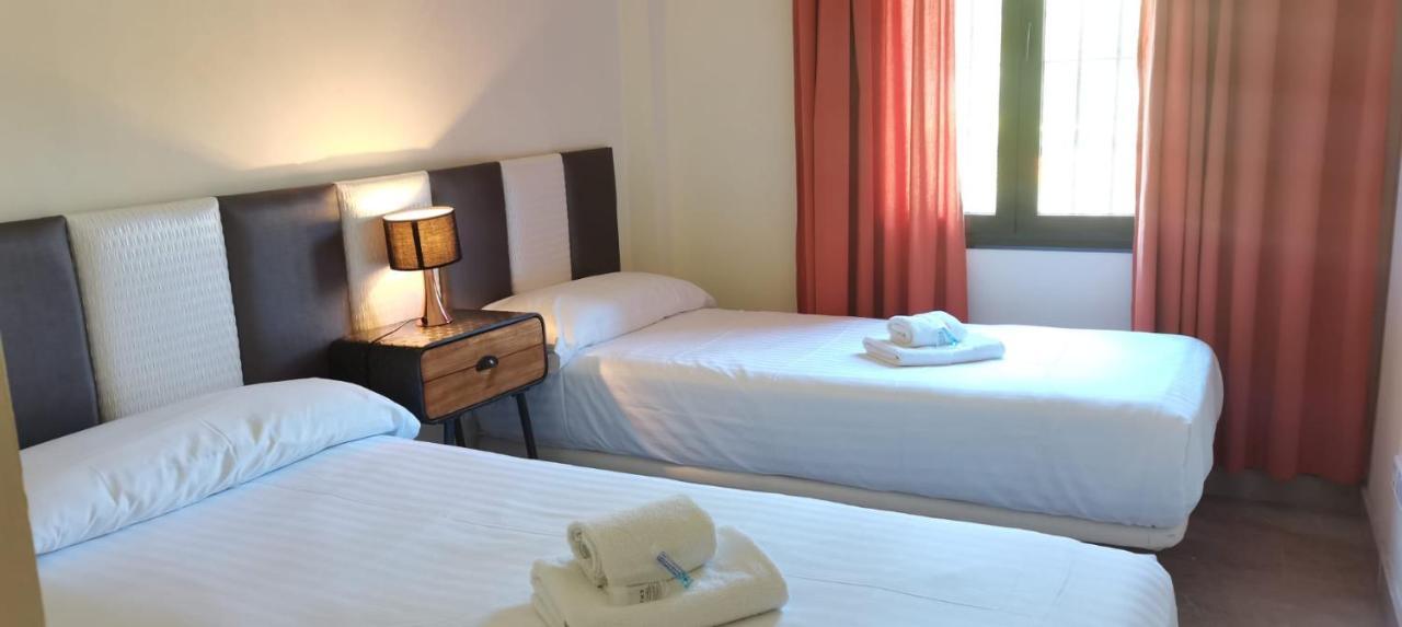 Espacioso Muy Tranquilo Con Piscinas Y Jardines Cercano A La Playa Apartment *