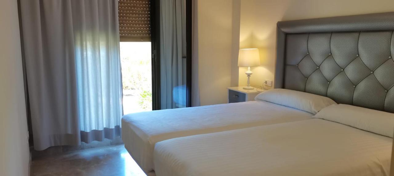 Apartment Espacioso Muy Tranquilo Con Piscinas Y Jardines Cercano A La Playa