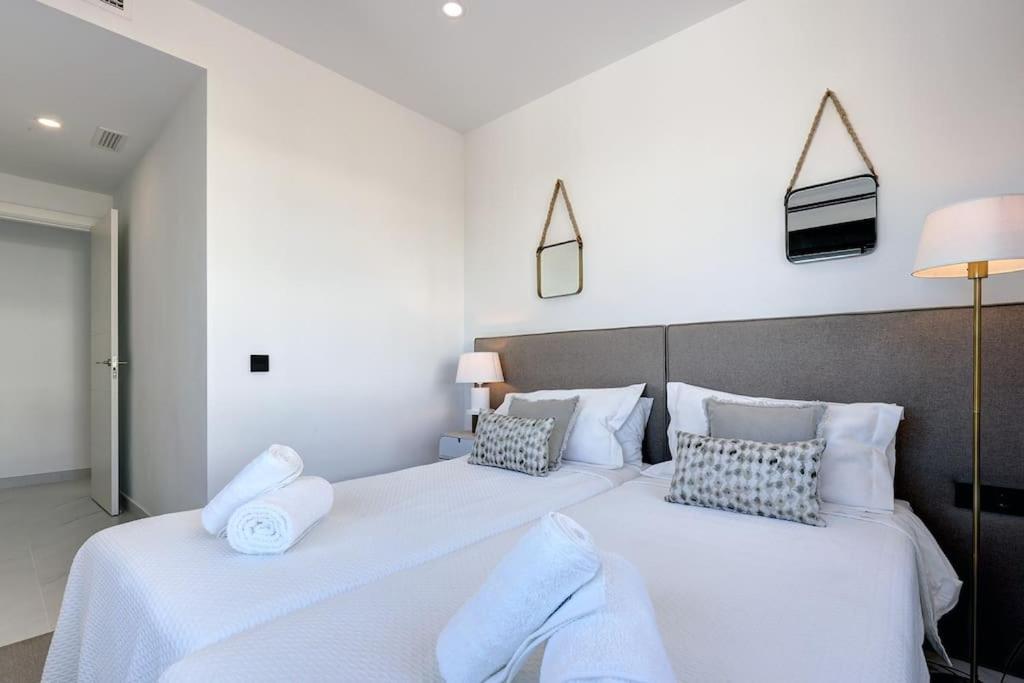New 2 Bed Penthouse @ Hills With Sea View