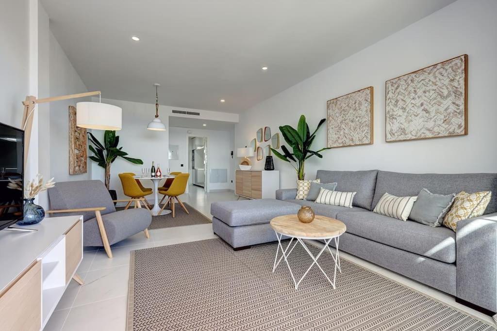 Apartment New 2 Bed Penthouse @ Hills With Sea View
