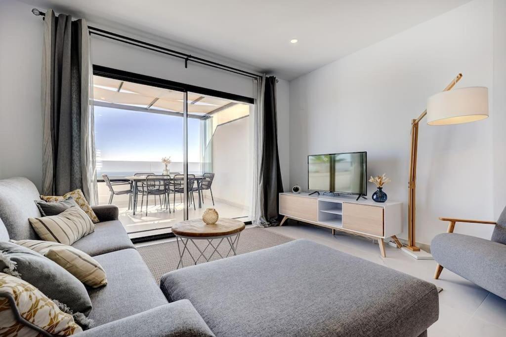 Apartment New 2 Bed Penthouse @ Hills With Sea View