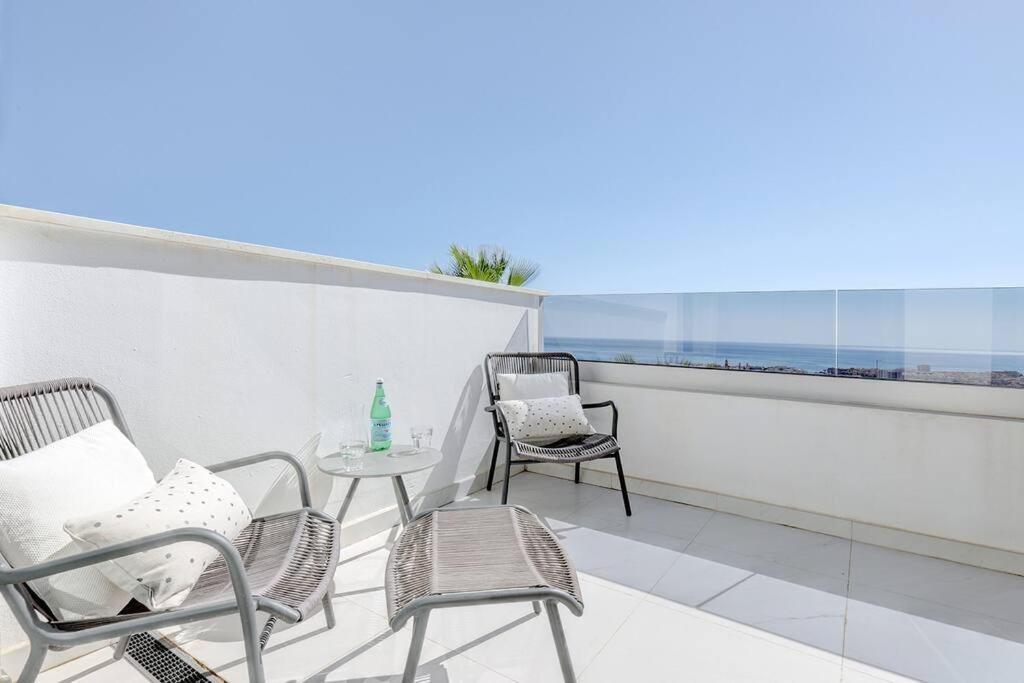 Apartment New 2 Bed Penthouse @ Hills With Sea View *