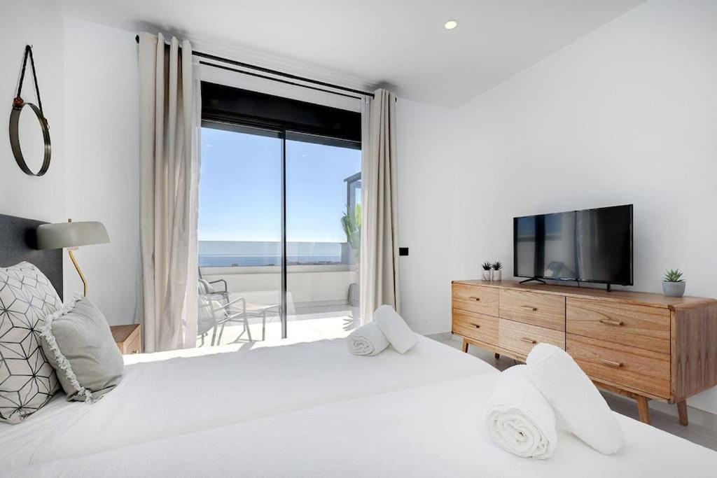 New 2 Bed Penthouse @ Hills With Sea View Apartment Estepona