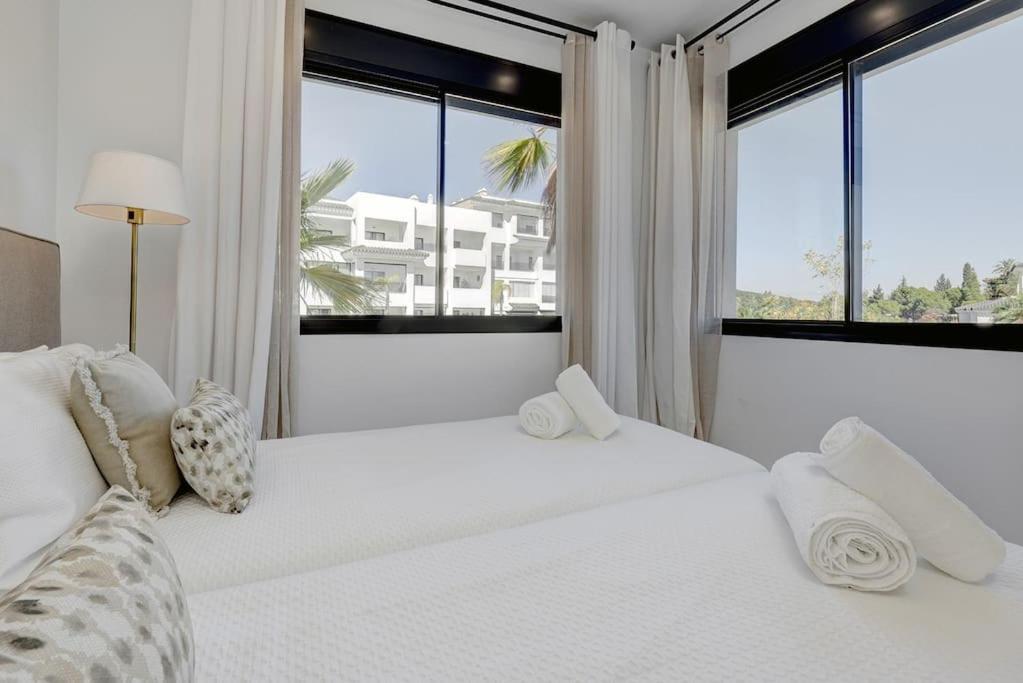 New 2 Bed Penthouse @ Hills With Sea View Apartment Estepona
