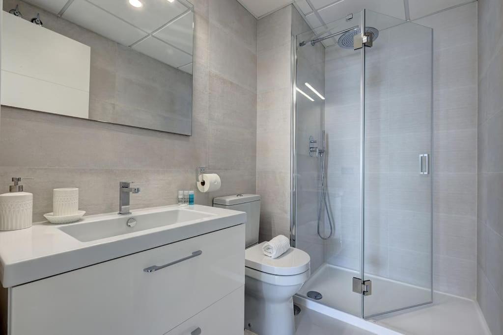 Apartment New 2 Bed Penthouse @ Hills With Sea View