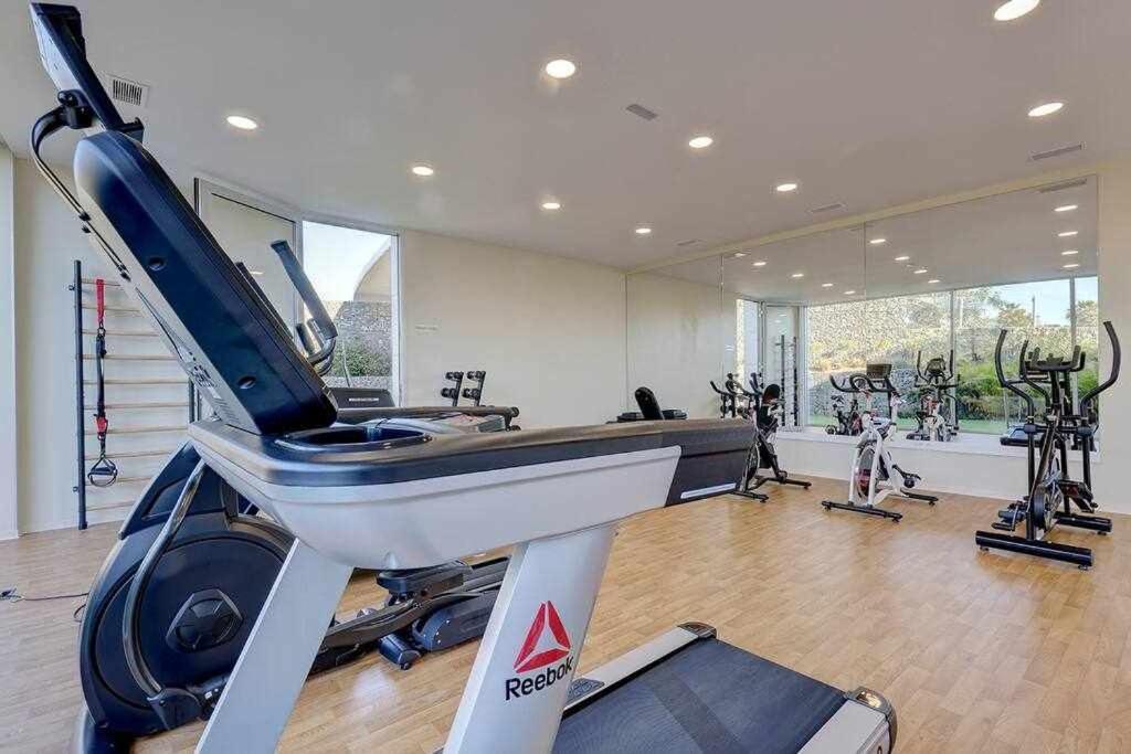 Edge Luxury Beachfront 3br, 3 Pools, Spa, Gym Estepona