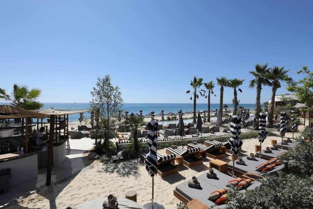 Edge Luxury Beachfront 3br, 3 Pools, Spa, Gym Apartment