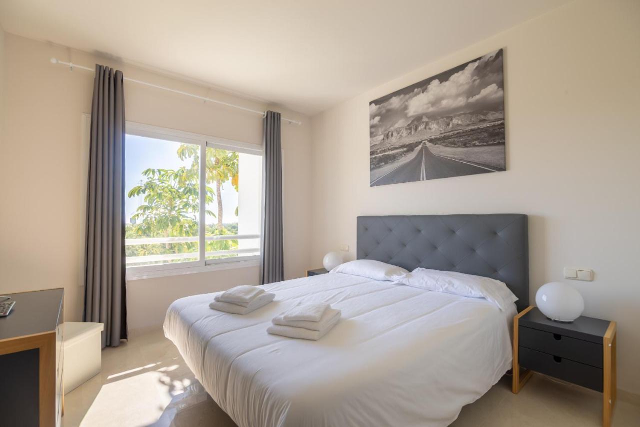 2237-modern With Private Apartment Estepona