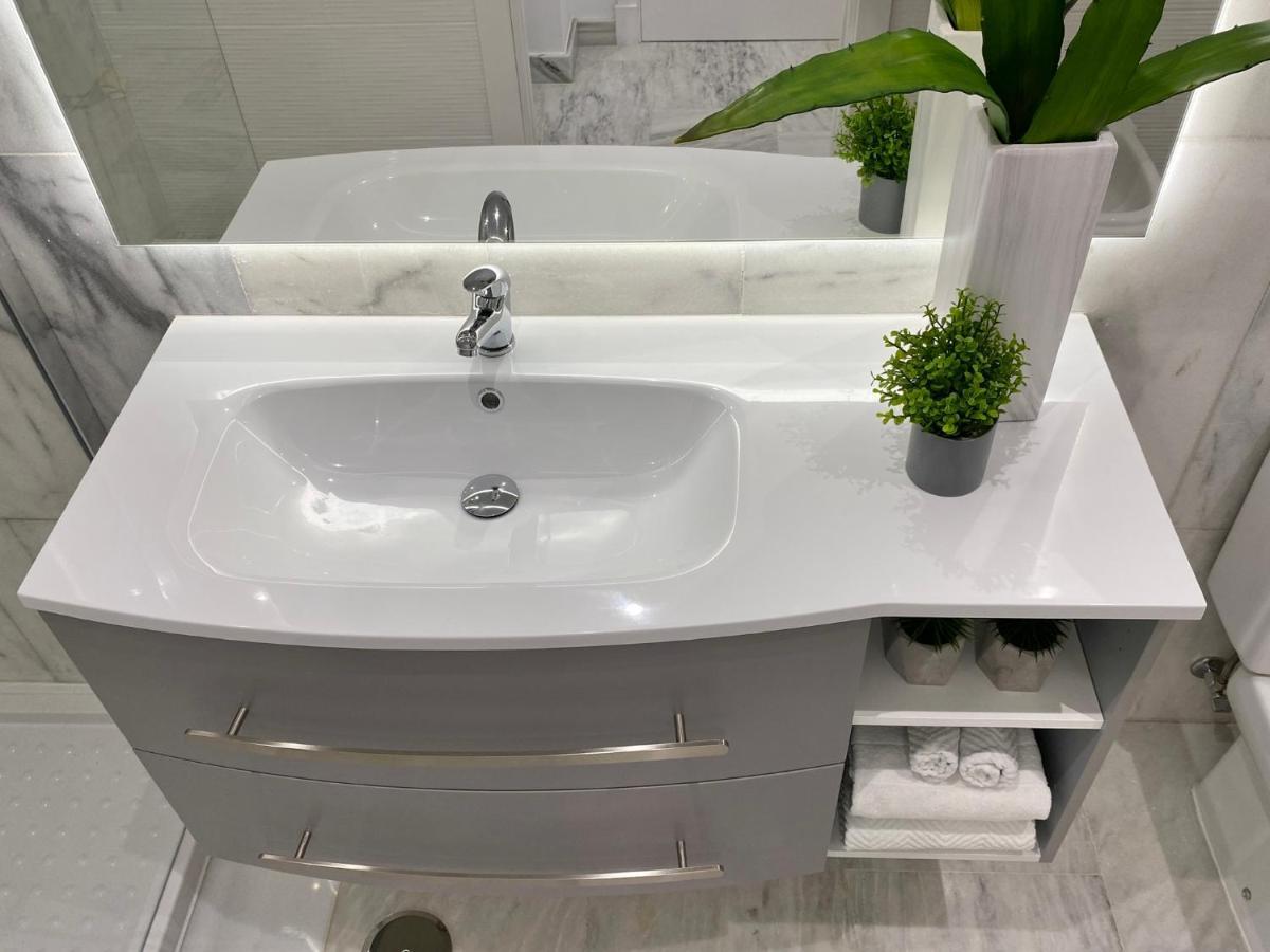Design Cerca Puerto Banus Y Marbella Apartment Estepona