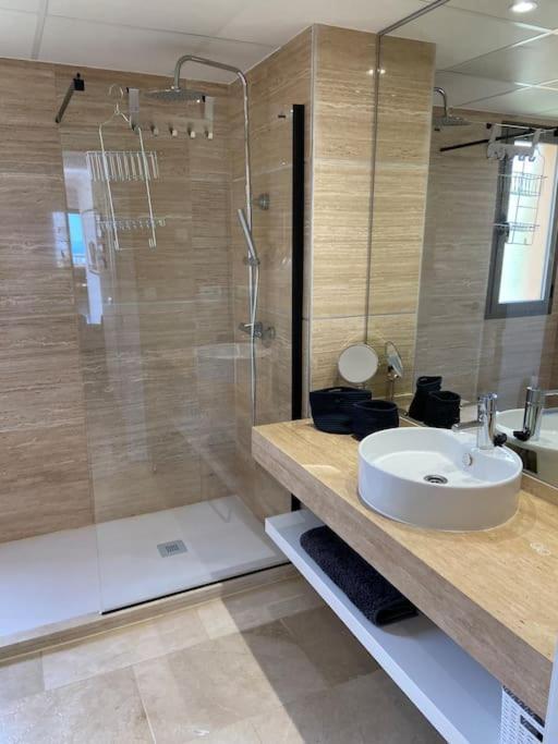 Appartement Elegant Apartment, Stunning Views, Fully Renovated In La Hacienda Del Senorio De Cifuentes Estepona