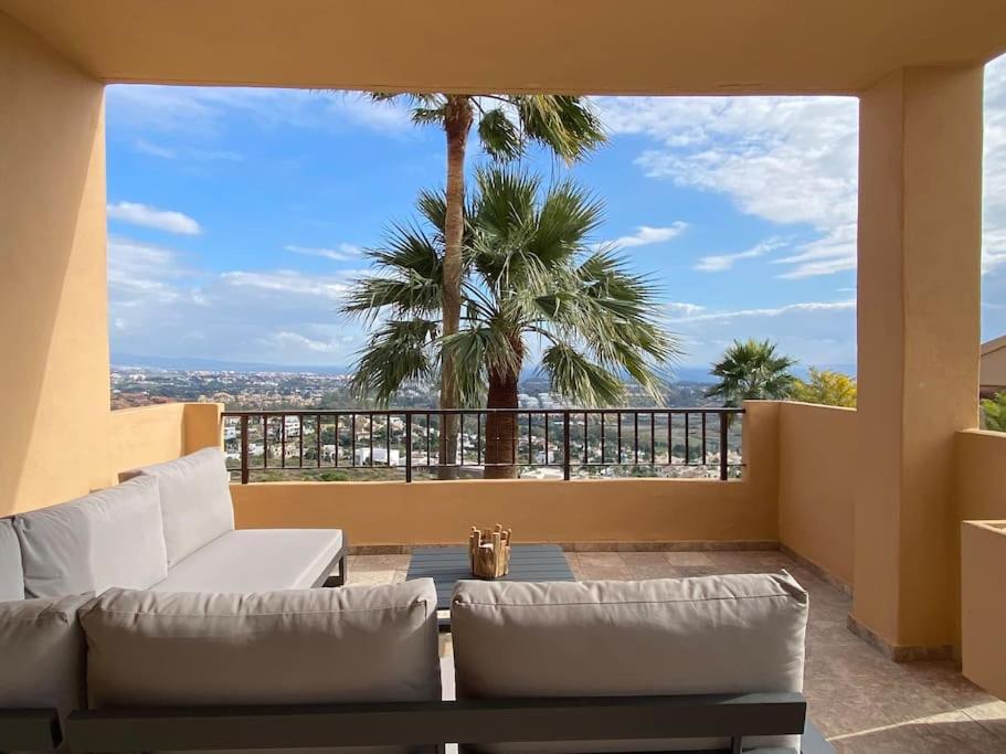 Elegant Apartment, Stunning Views, Fully Renovated In La Hacienda Del Senorio De Cifuentes Appartement
