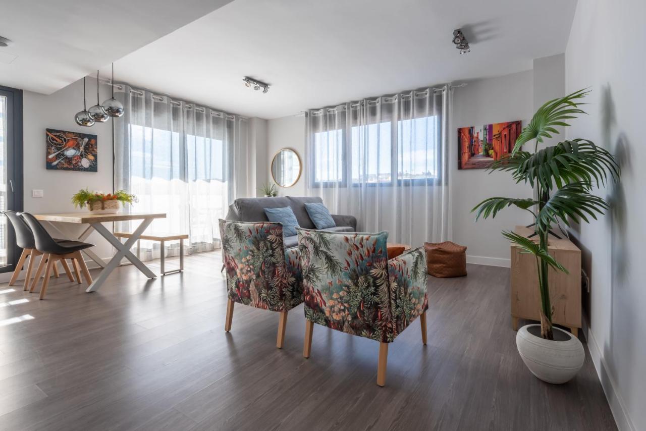 I Apartment *