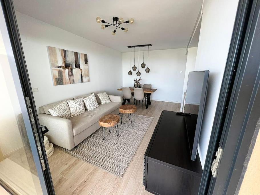 One80 In Apartment *
