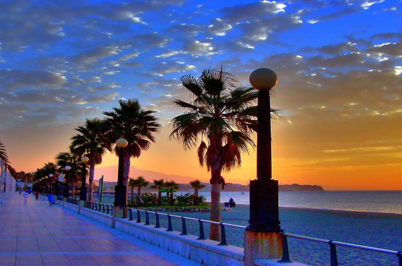Apartamento Aparment Neptuno- Located On The Promenade A Few Metres From The Beach.
