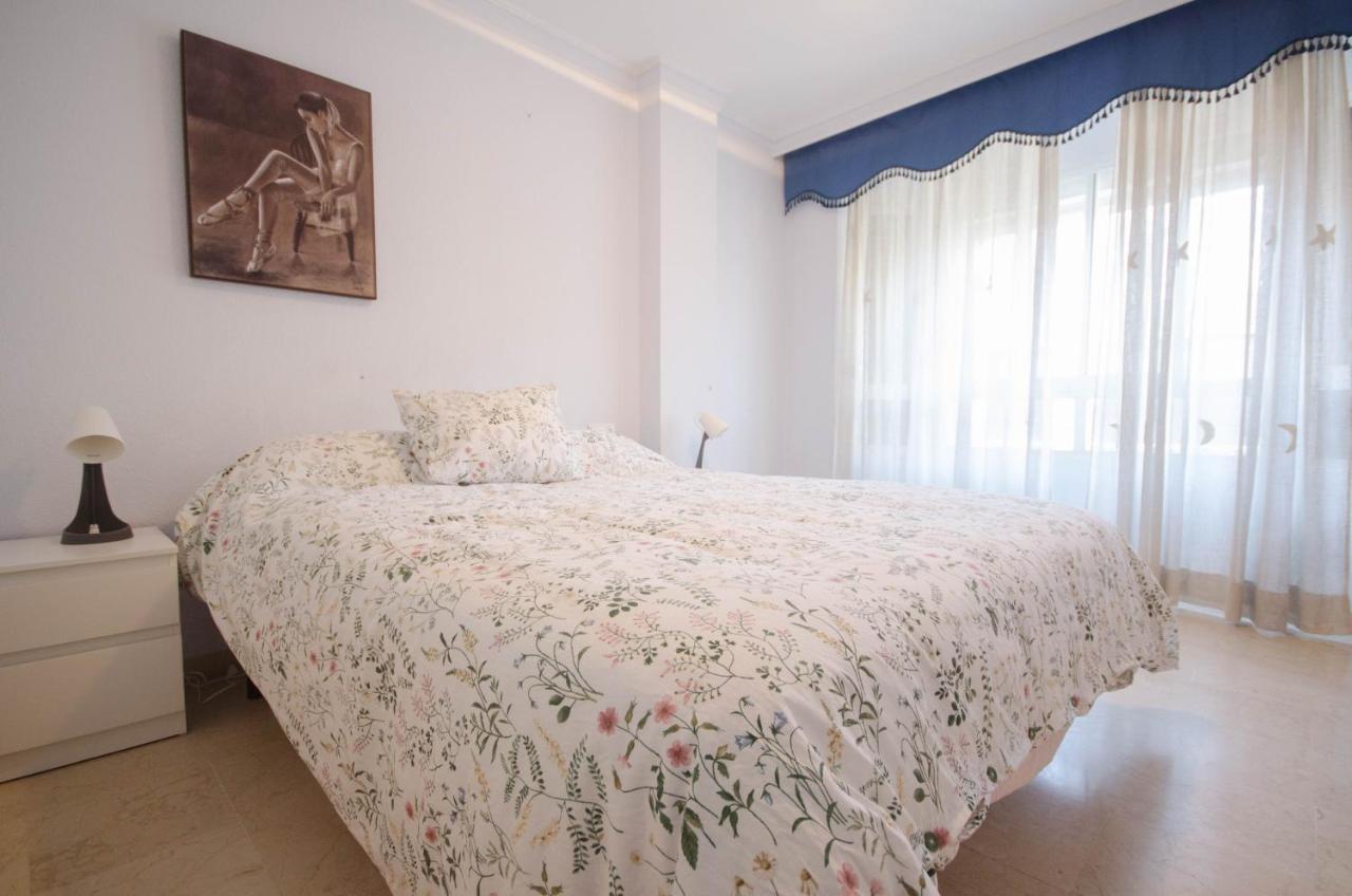 Apartamento Aparment Neptuno- Located On The Promenade A Few Metres From The Beach. Estepona