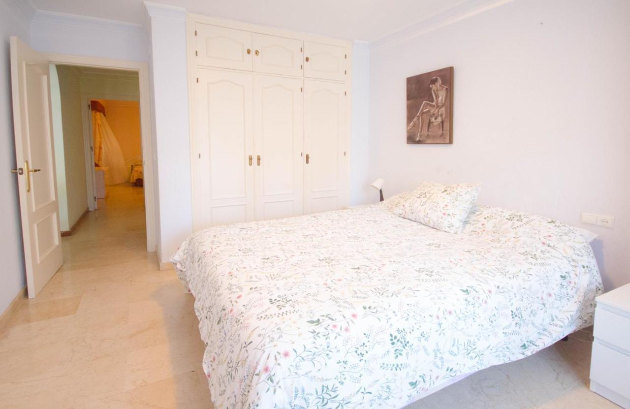 Aparment Neptuno- Located On The Promenade A Few Metres From The Beach. * Estepona