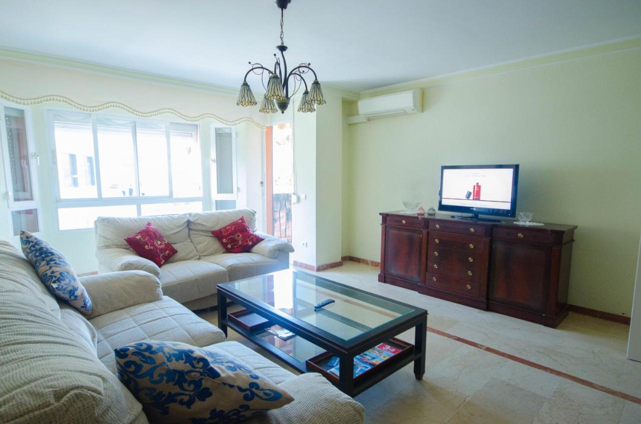 Aparment Neptuno- Located On The Promenade A Few Metres From The Beach. Estepona