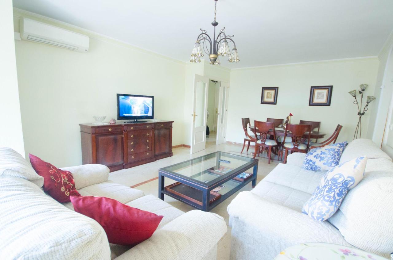 Aparment Neptuno- Located On The Promenade A Few Metres From The Beach. Apartamento Estepona