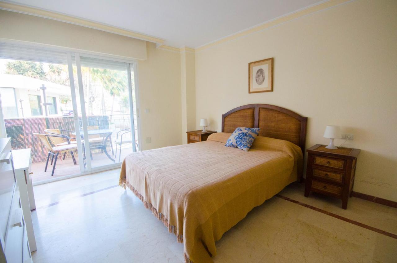 Aparment Neptuno- Located On The Promenade A Few Metres From The Beach. Apartamento Estepona