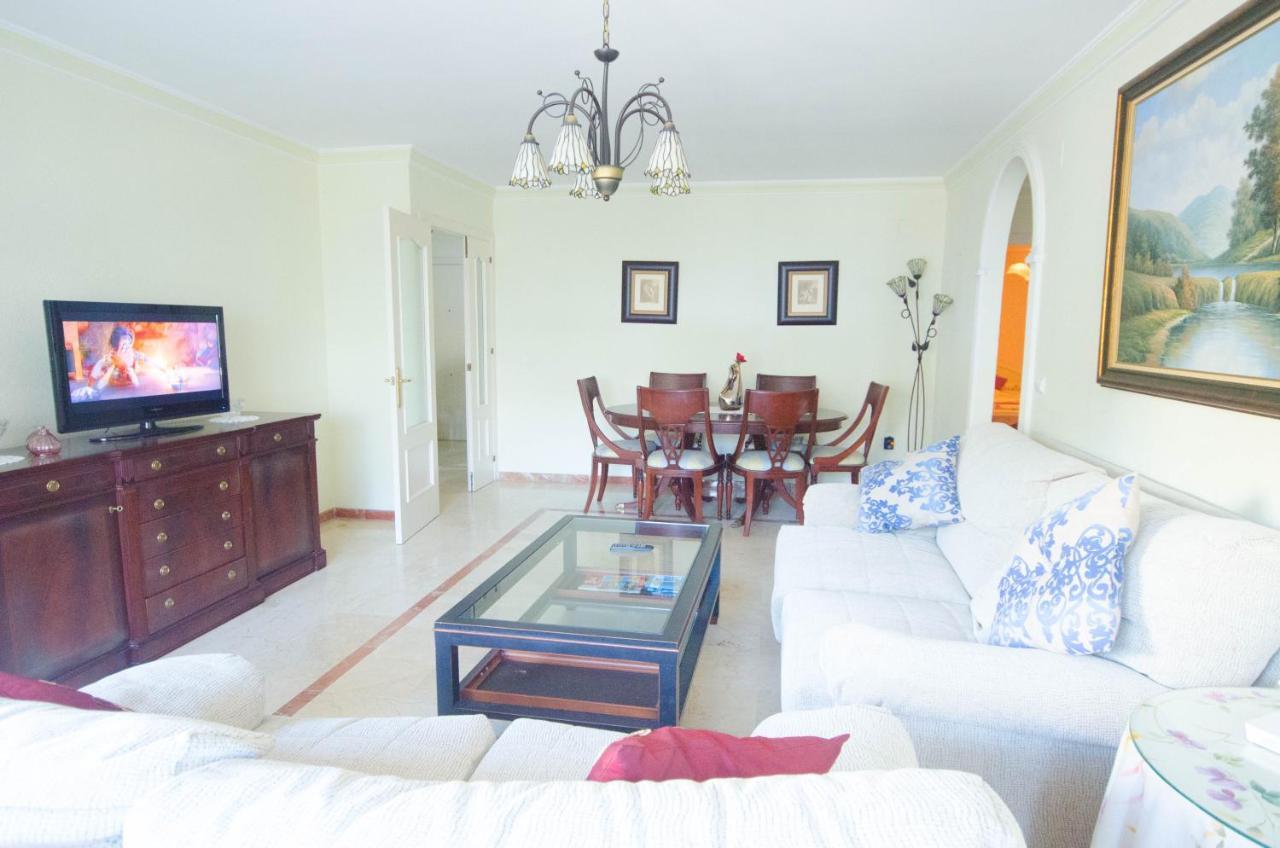Aparment Neptuno- Located On The Promenade A Few Metres From The Beach.