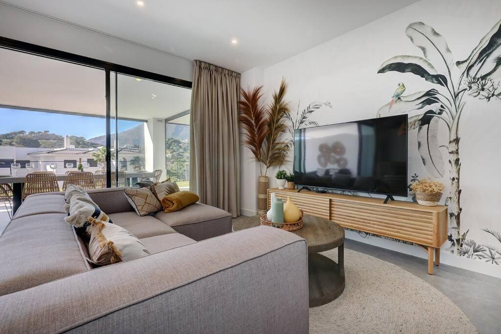 Apartment 3 Bedroom Ground Floor @ Hills! *