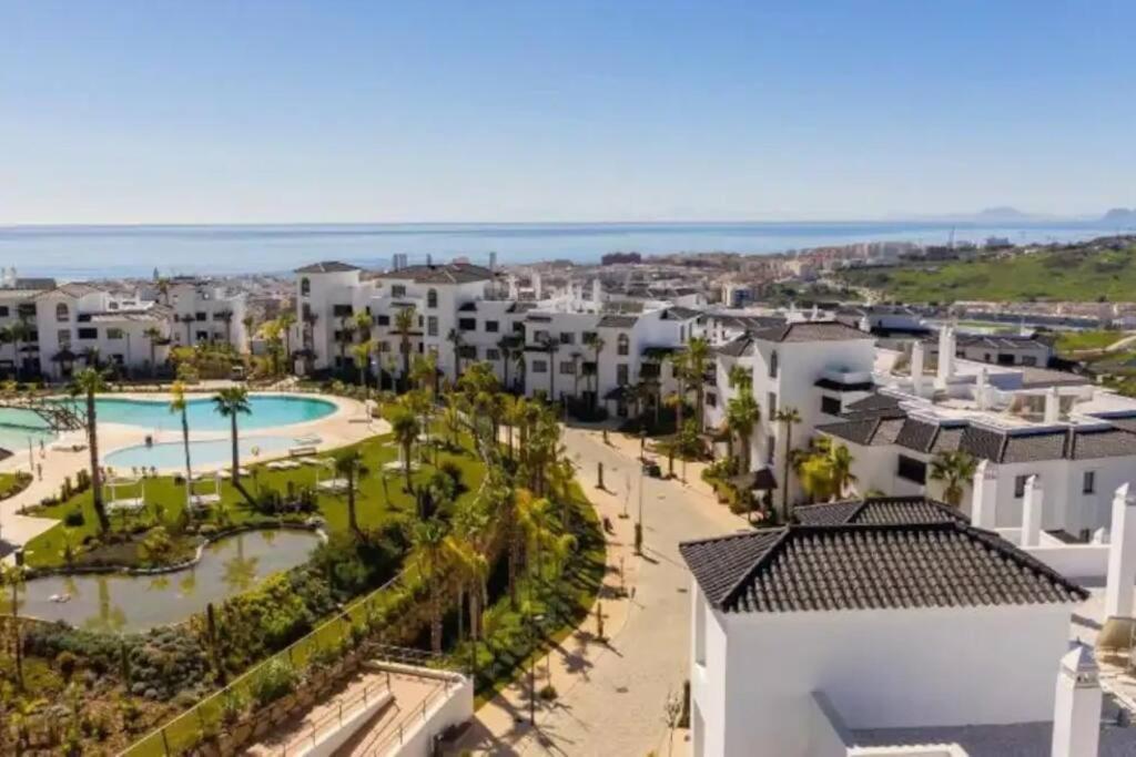 Hills Luxury 3 Bed Apartment