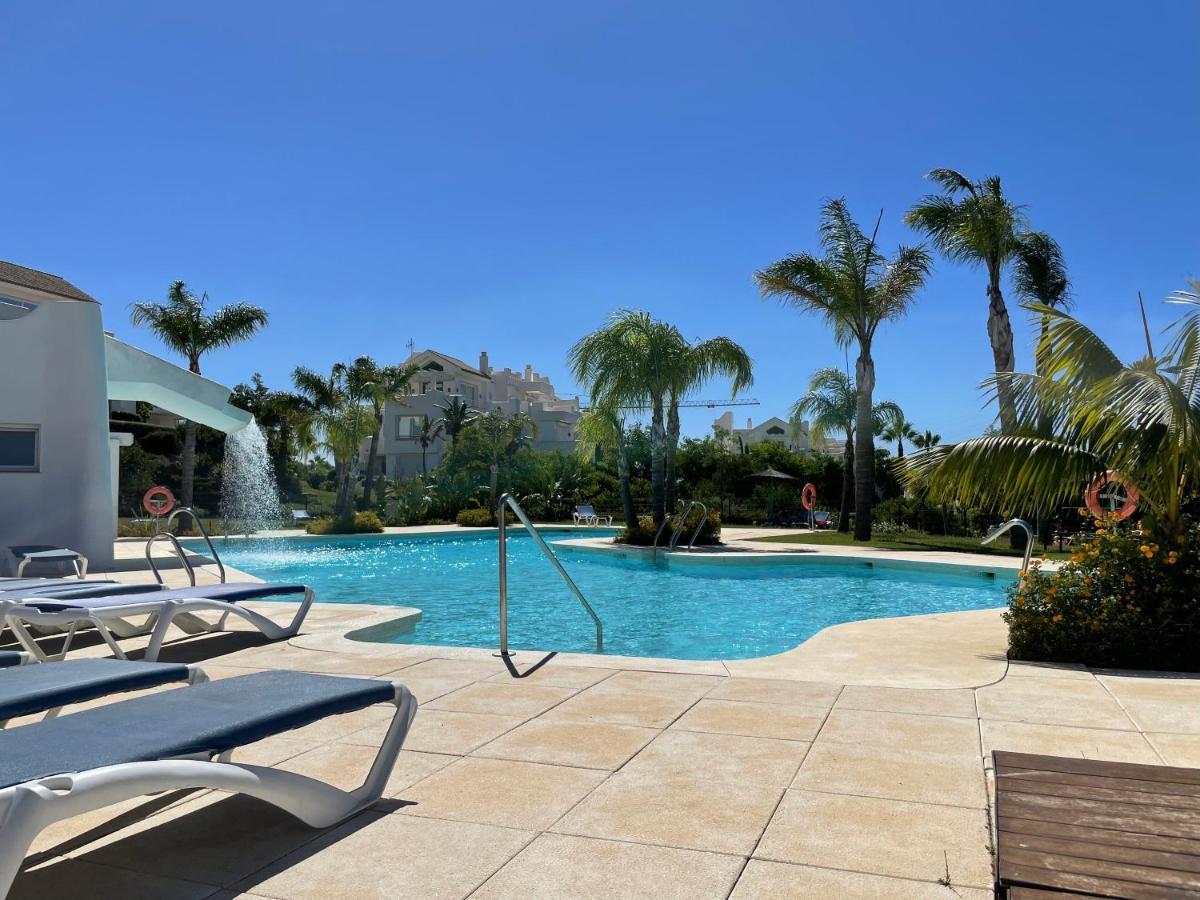 Stunning Modern 2 Bedroom - Alcazaba Lag *