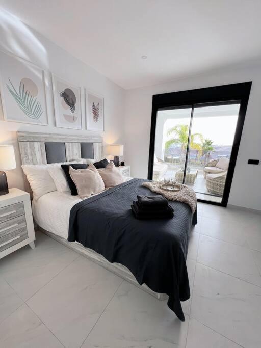 Hills Luxury 3 Bed *