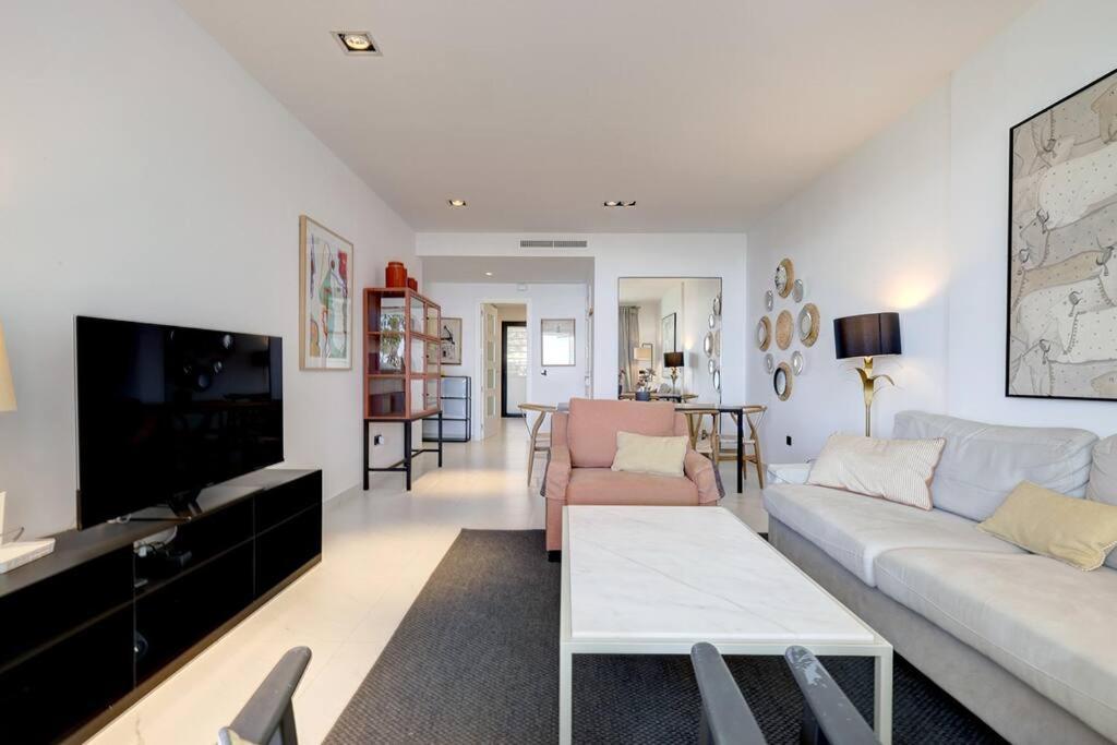 Ground Floor 4 Bedroom @ Hills! Estepona