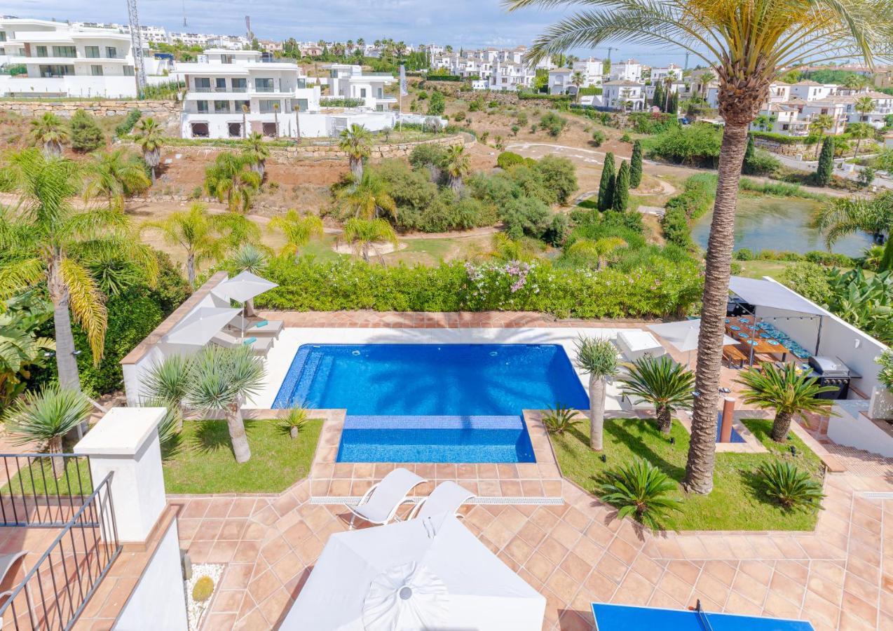 6-bdrm Andalusian Modern Next To Golf Course Apartment *