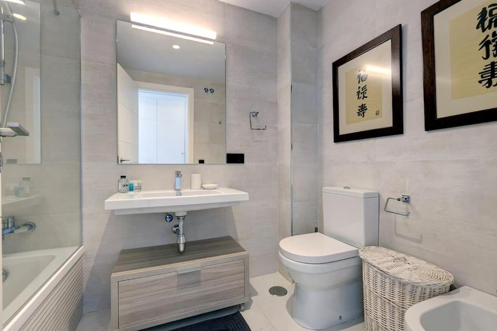 Ground Floor 4 Bedroom @ Hills!