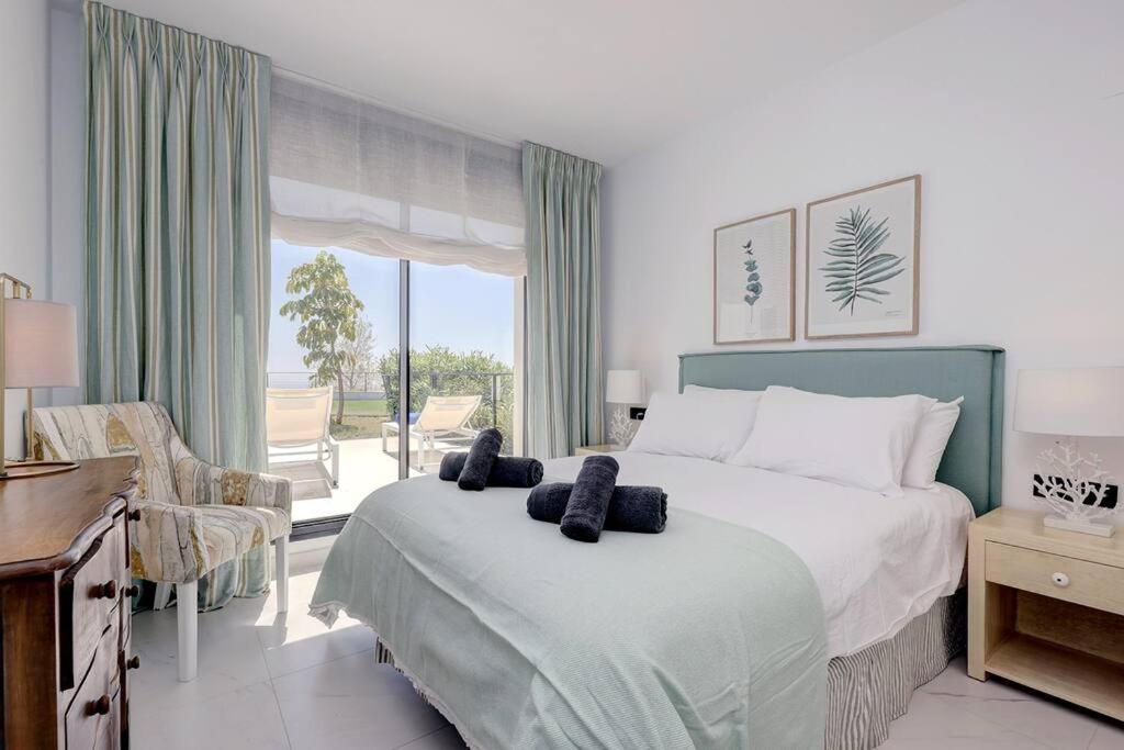 Ground Floor 4 Bedroom @ Hills! Apartment Estepona