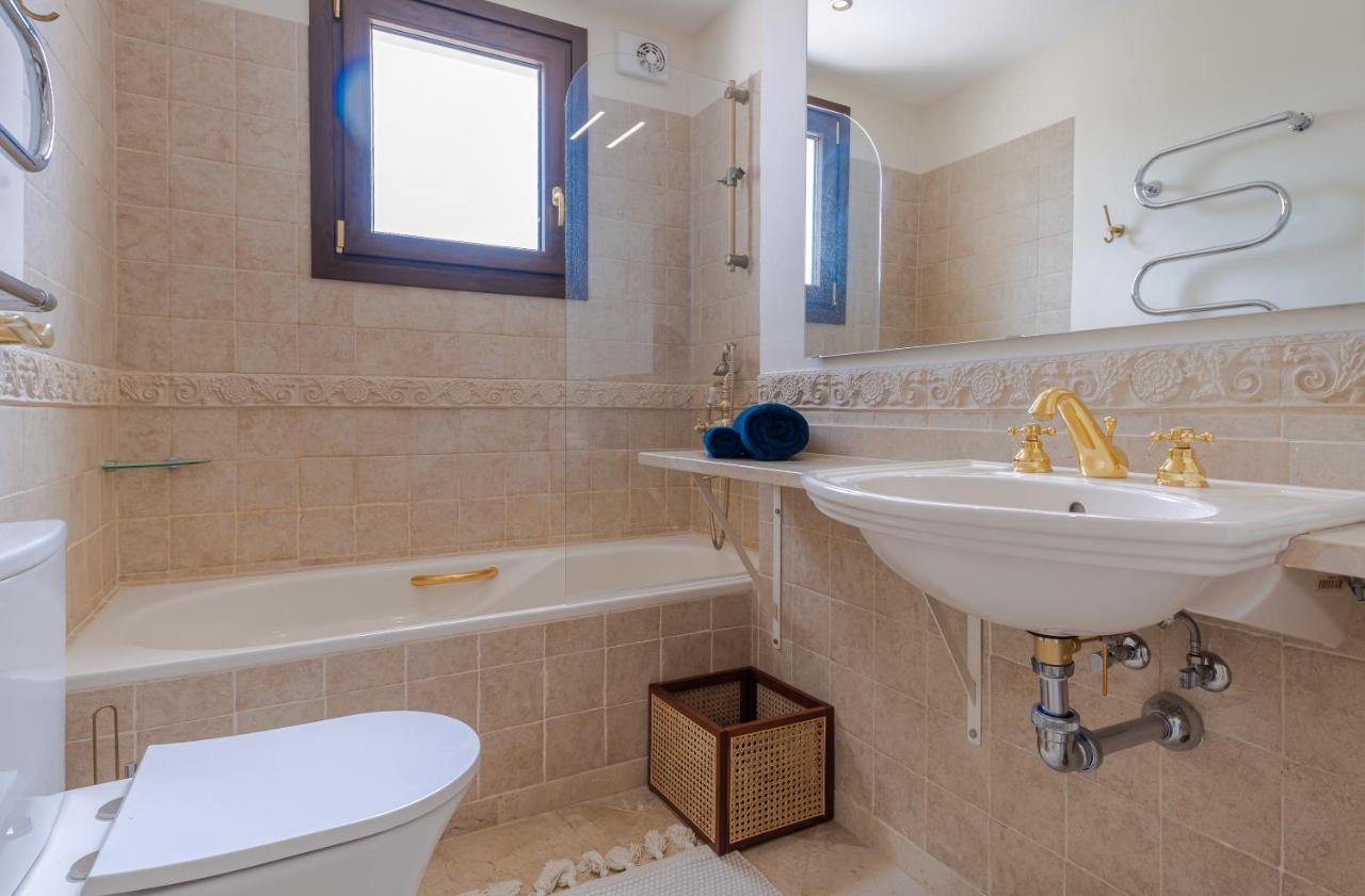 Apartment 6-bdrm Andalusian Modern Next To Golf Course