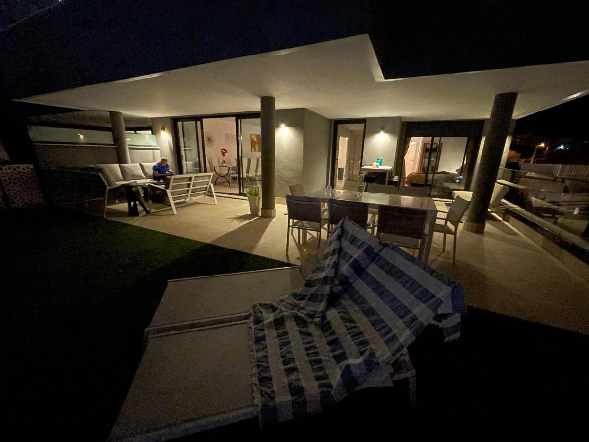 Casa Casu: Beachfront With Sea Views And Dual Pools Apartment *