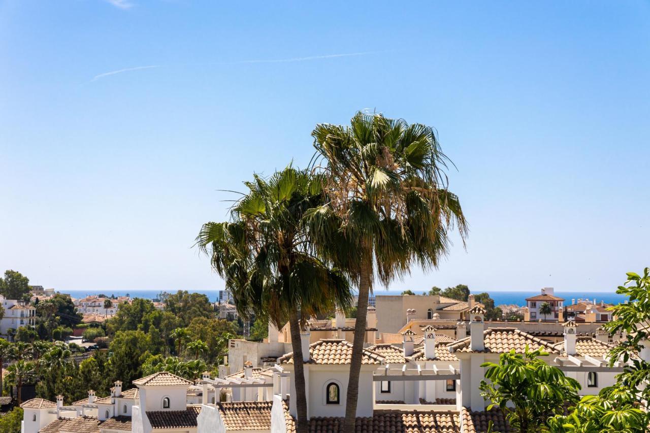Private 4 Bedrooms House Shared Pool Montevideo Hills Golf By Aorastay Estepona