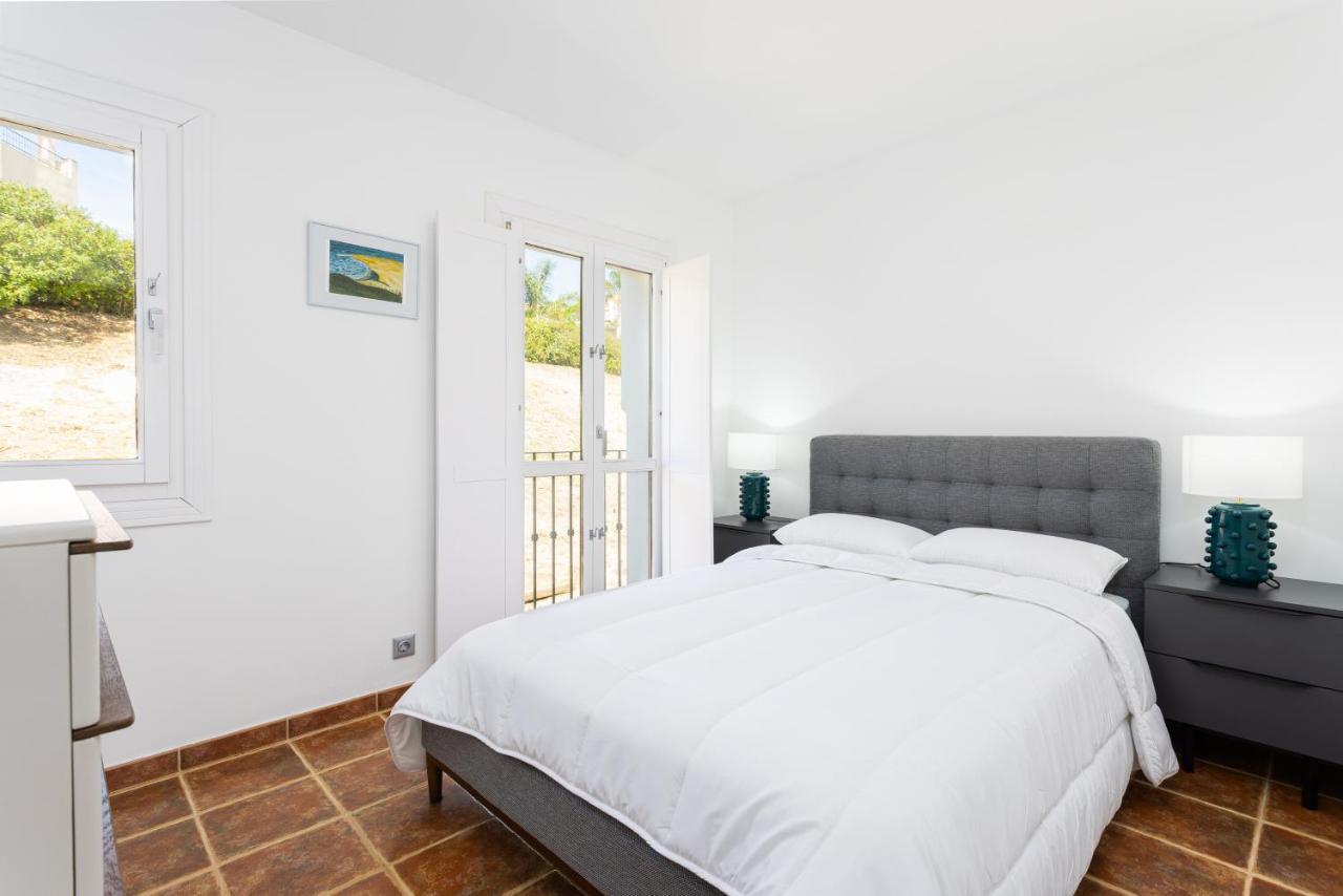 Private 4 Bedrooms House Shared Pool Montevideo Hills Golf By Aorastay Сasa de vacaciones Estepona