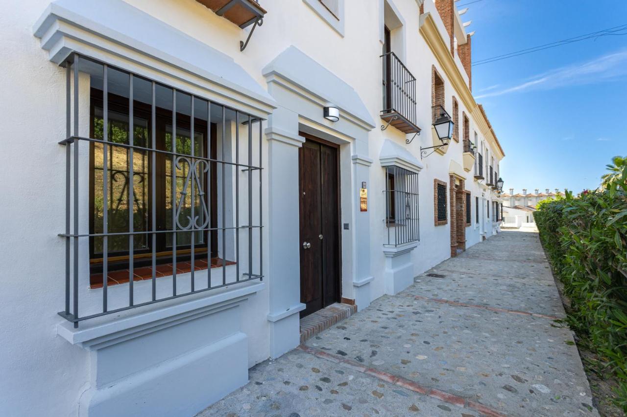 Private 4 Bedrooms House Shared Pool Montevideo Hills Golf By Aorastay * Estepona