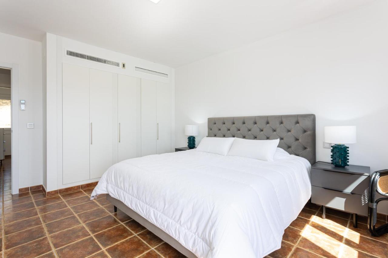 Сasa de vacaciones Private 4 Bedrooms House Shared Pool Montevideo Hills Golf By Aorastay *